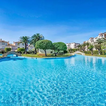 La Isla Casa Barnaby Сasa de vacaciones Platja de Larenal